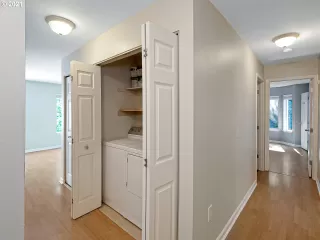 Photo #4: 21095803 Listing