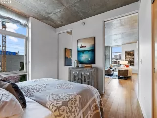 Photo #6: 21095841 Listing