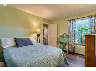 Photo #2: 21095978 Listing