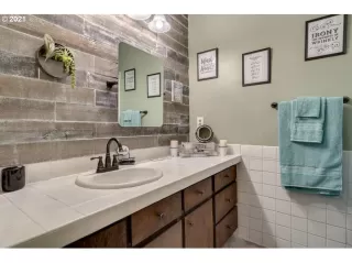 Photo #3: 21095978 Listing