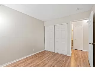 Photo #5: 21096144 Listing 