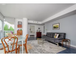 Photo #5: 21097379 Listing 