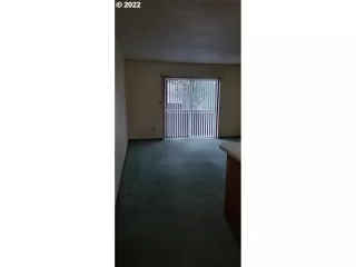 Photo #4: 21097439 Listing