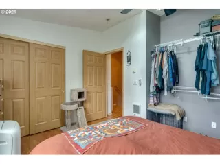 Photo #6: 21098219 Listing