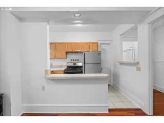 Photo #6: 210982259 Listing 