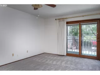 Photo #5: 21098275 Listing 