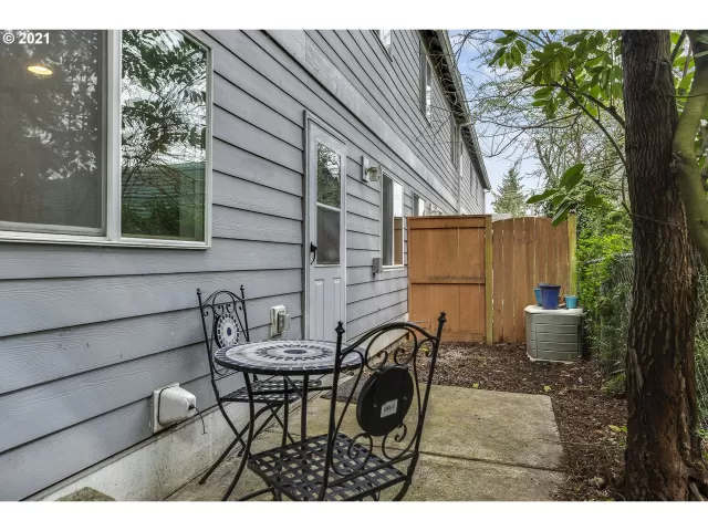 MLS: 21098506 Condo For Sale