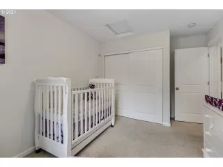 Photo #5: 21098506 Listing