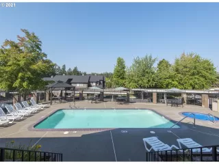 Photo #5: 21099020 Listing