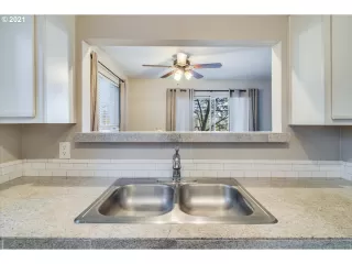 Photo #6: 21099099 Listing