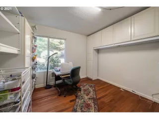 Photo #6: 21099609 Listing