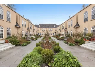 More Details about MLS # 21100178 : 909 NE BRAZEE ST 16