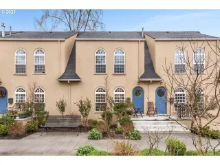 Photo #1: 21100178 Listing