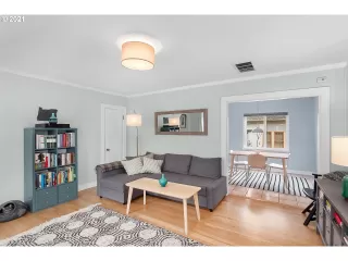 Photo #3: 21100178 Listing