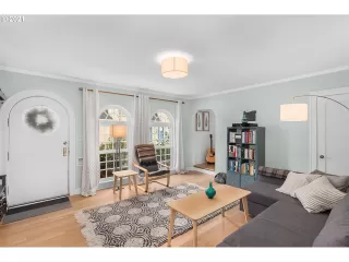 Photo #4: 21100178 Listing