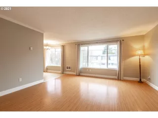 Photo #4: 21100251 Listing