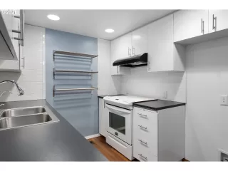 Photo #5: 21100614 Listing