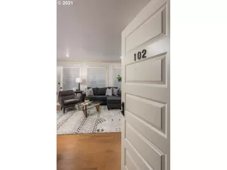 Photo #1: 21101095 Listing 