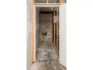 Photo #2: 21101095 Listing 