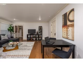 Photo #6: 21101095 Listing 