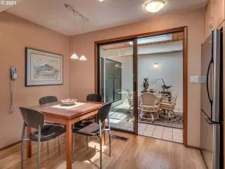 Photo #5: 21101217 Listing 