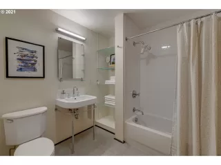 Photo #5: 21102971 Listing 