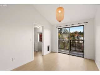 Photo #1: 21103054 Listing