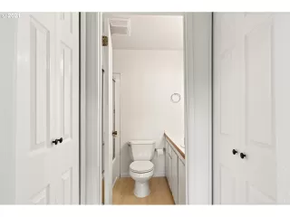 Photo #2: 21103054 Listing