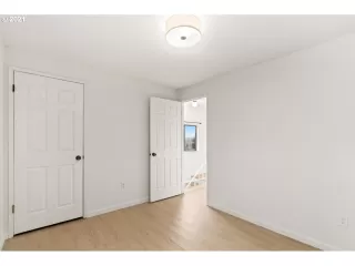 Photo #4: 21103054 Listing