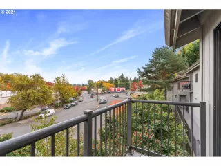 Photo #5: 21103054 Listing