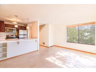 Photo #3: 21104049 Listing