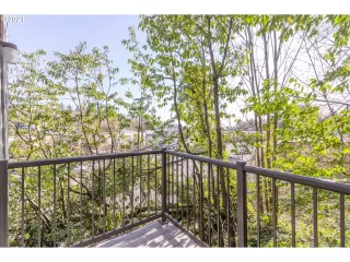 Photo #5: 21104049 Listing