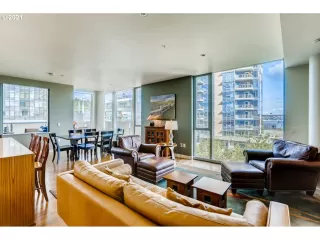 Photo #3: 21104698 Listing