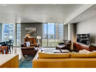 Photo #4: 21104698 Listing