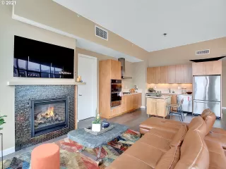 Photo #2: 21104789 Listing