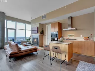 Photo #4: 21104789 Listing