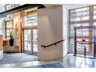 Photo #1: 21105478 Listing 