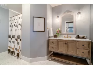 Photo #6: 21105478 Listing 