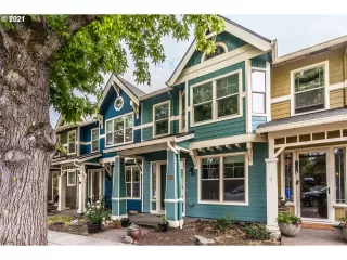 More Details about MLS # 21105484 : 1410 SE UMATILLA ST