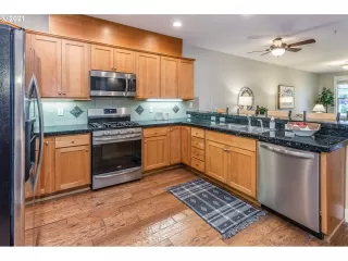 Photo #3: 21105484 Listing