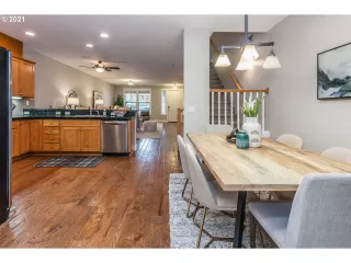 Photo #5: 21105484 Listing