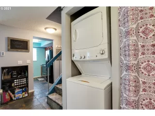 Photo #4: 21106936 Listing