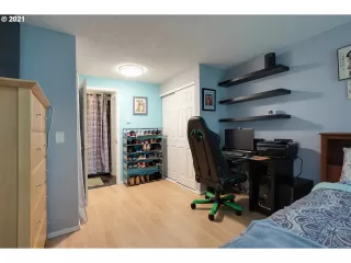 Photo #6: 21106936 Listing