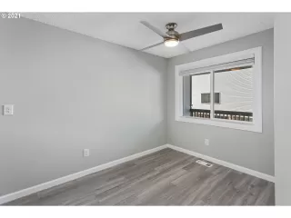 Photo #4: 21107294 Listing