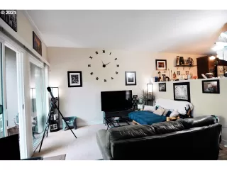 Photo #3: 21107413 Listing 