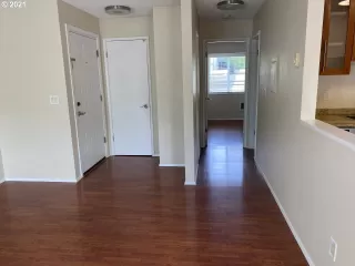 Photo #5: 21107715 Listing