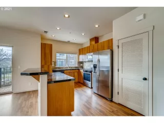 Photo #5: 21107878 Listing 