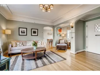 Photo #6: 21108258 Listing