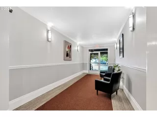 Photo #5: 211086471 Listing 