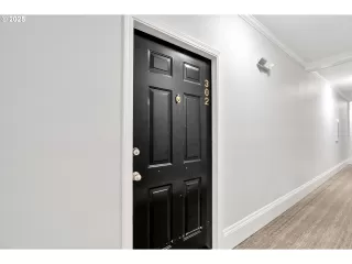 Photo #6: 211086471 Listing 